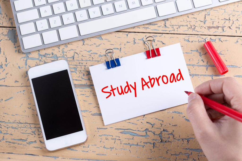 DON’T MISS OUT ON THE 2023 STUDY ABROAD TRENDS